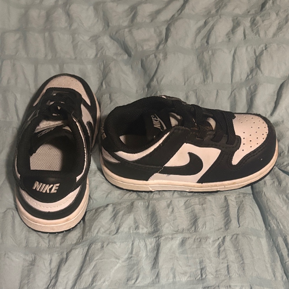 6C Nike Kids Black and White Sneakers